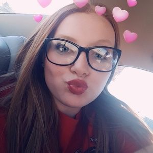 Meet your Posher, Hailey